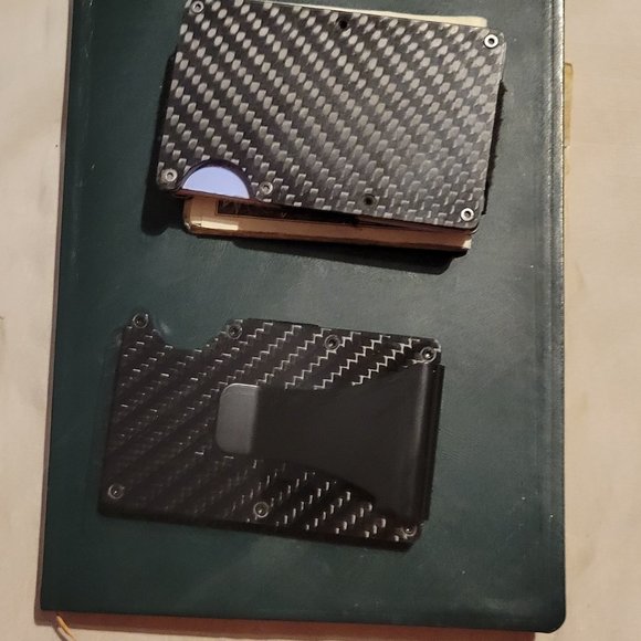 Carbon Fiber Wallet W/ RFID blocking - Picture 1 of 3